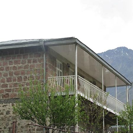 Red Stone Guest House Казбеги Номер фото
