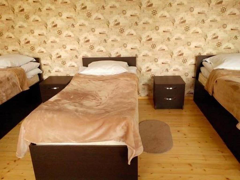 Red Stone Guest House Казбеги Экстерьер фото